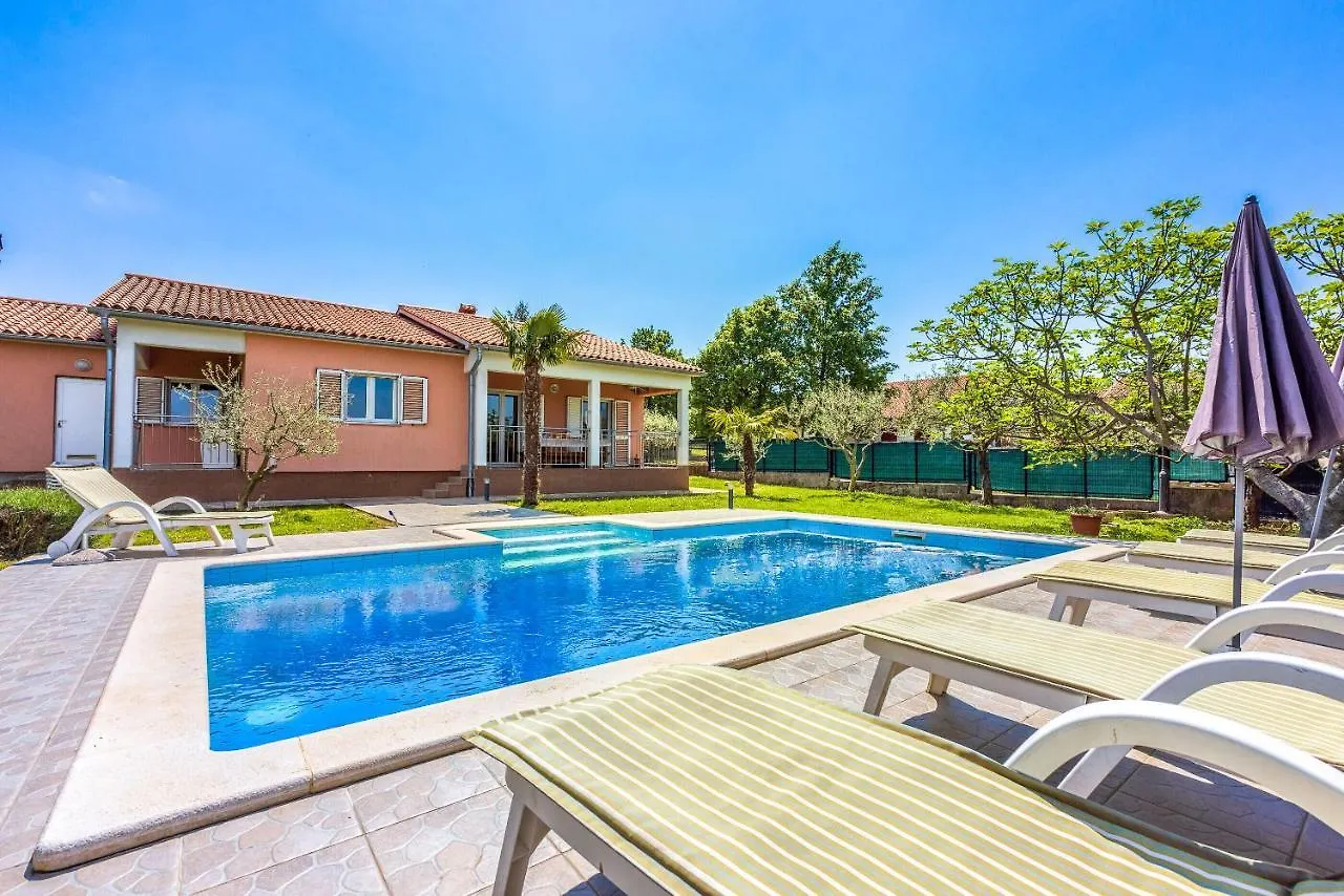 לאבין Villa Zelena Oaza קרואטיה